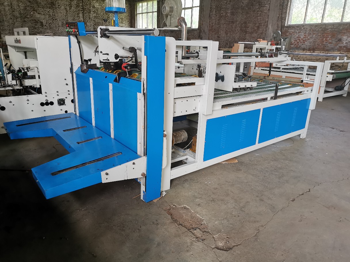 二手纸箱机械 2800型半自动粘箱机 压合式粘箱机