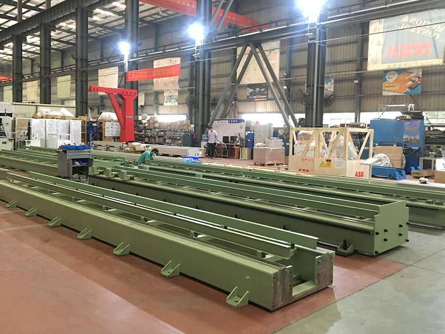 机器人第七轴的吊挂式,侧挂式,地轨式的区别应用