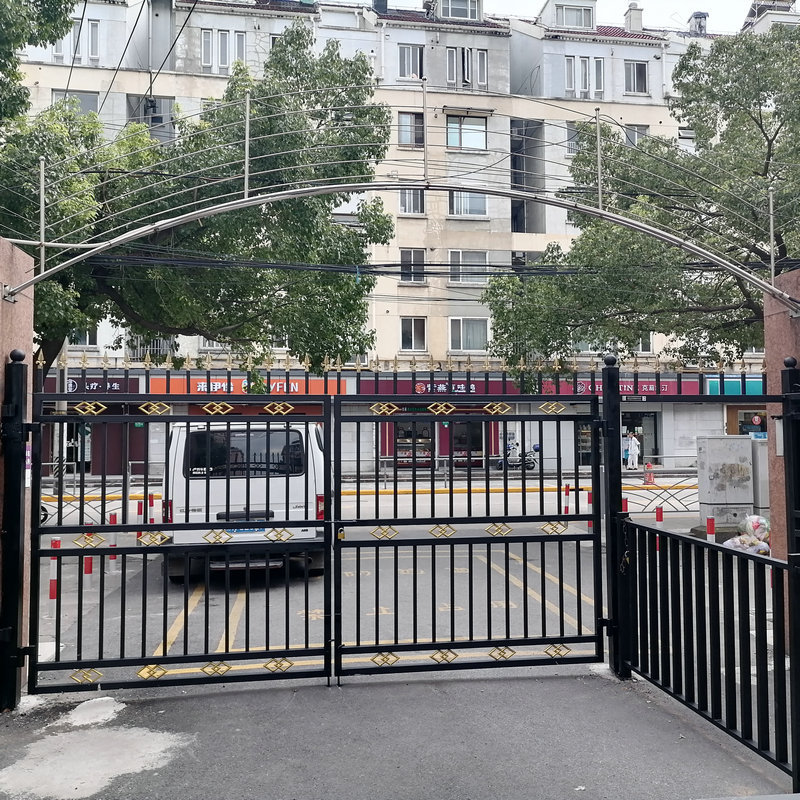 围墙大门 消防大门 大铁门 消防门改造更换 物业维护 院墙大门