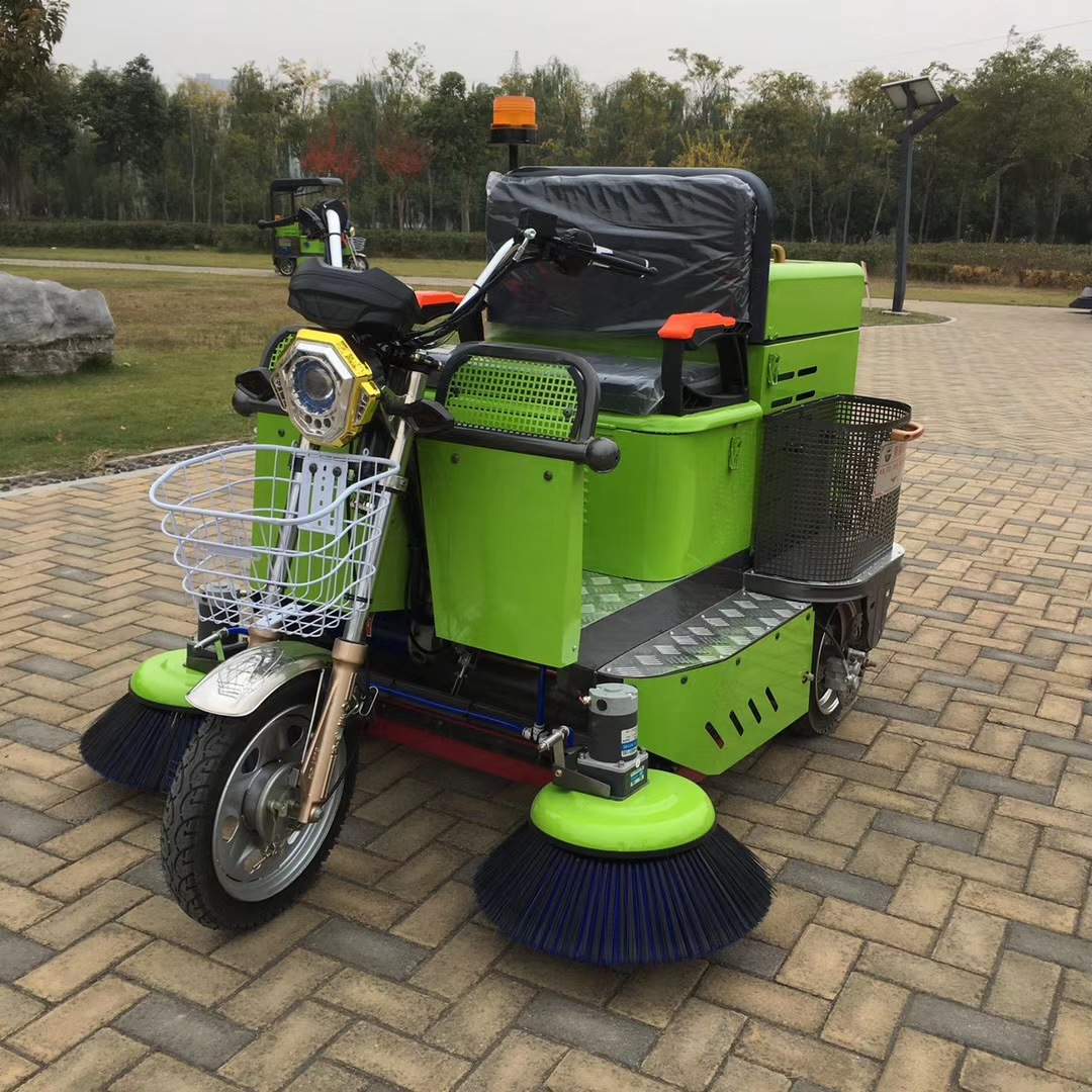 电动三轮扫地车现货供应驾驶式电动扫路车工厂车间除尘电动扫地车