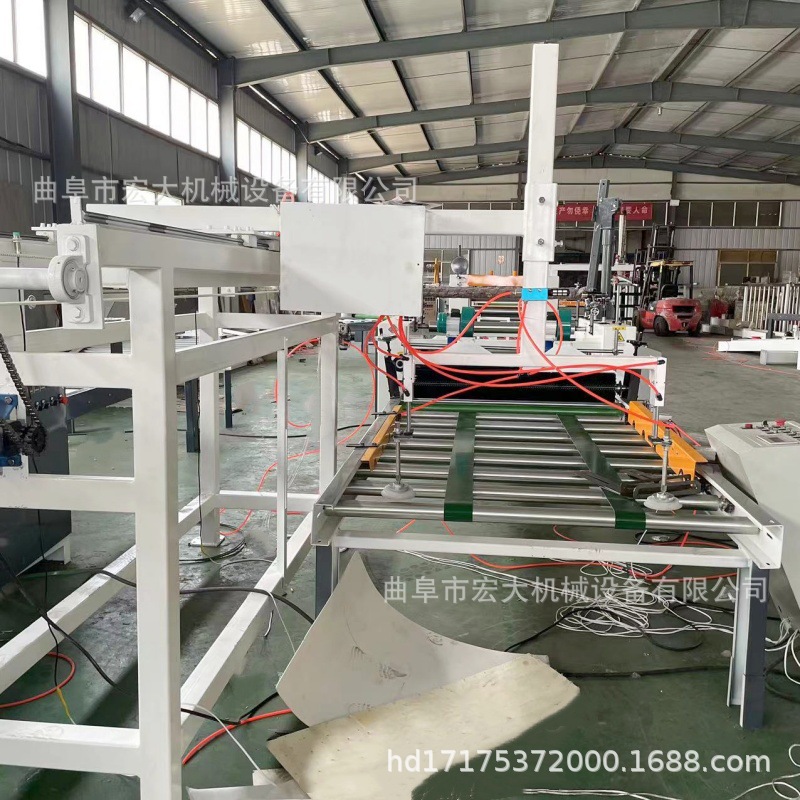 江苏抗倍特板贴膜机 pur热熔胶铝蜂窝板贴面机 隔断板覆膜贴面机