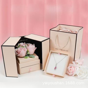婚庆伴手礼玫瑰花礼盒永生花包装情人节珠宝首饰礼品盒子现货批发
