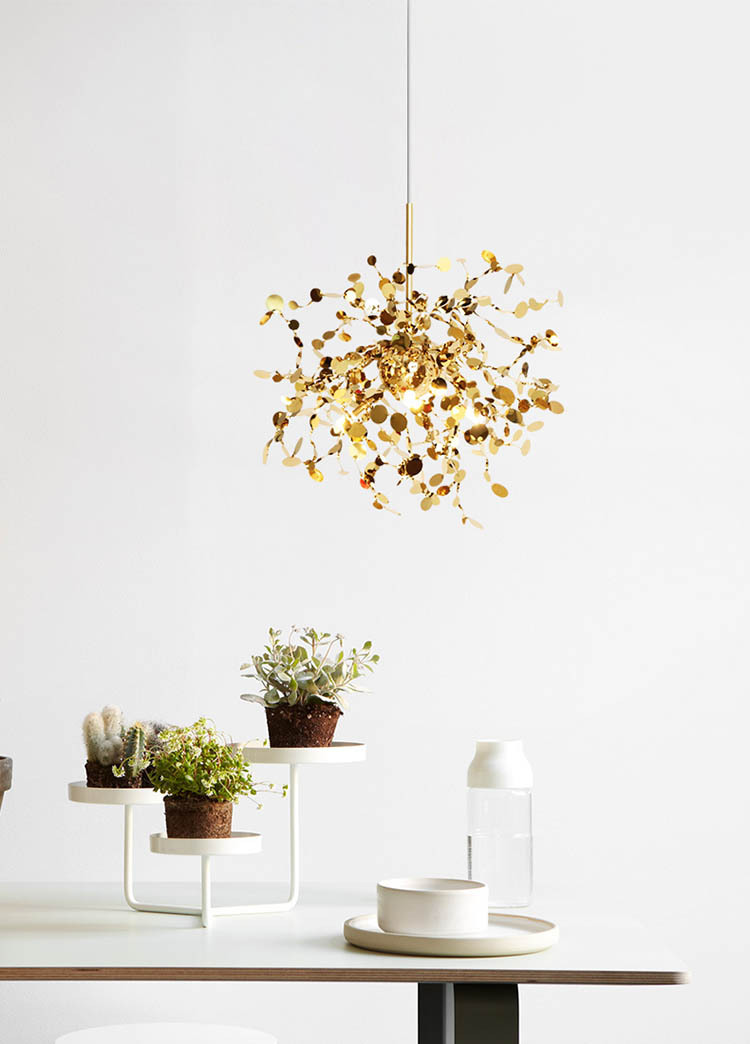 跨境北欧现代个性创意服装店铺橱窗吧台灯具不锈钢树叶片亮片吊灯