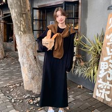 披肩设计感黑色连衣裙女秋2023新款韩版复古休闲时尚宽松卫衣长裙