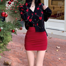 爱心毛衣女秋冬短款设计感小众气质温柔风红色褶皱包臀裙两件套