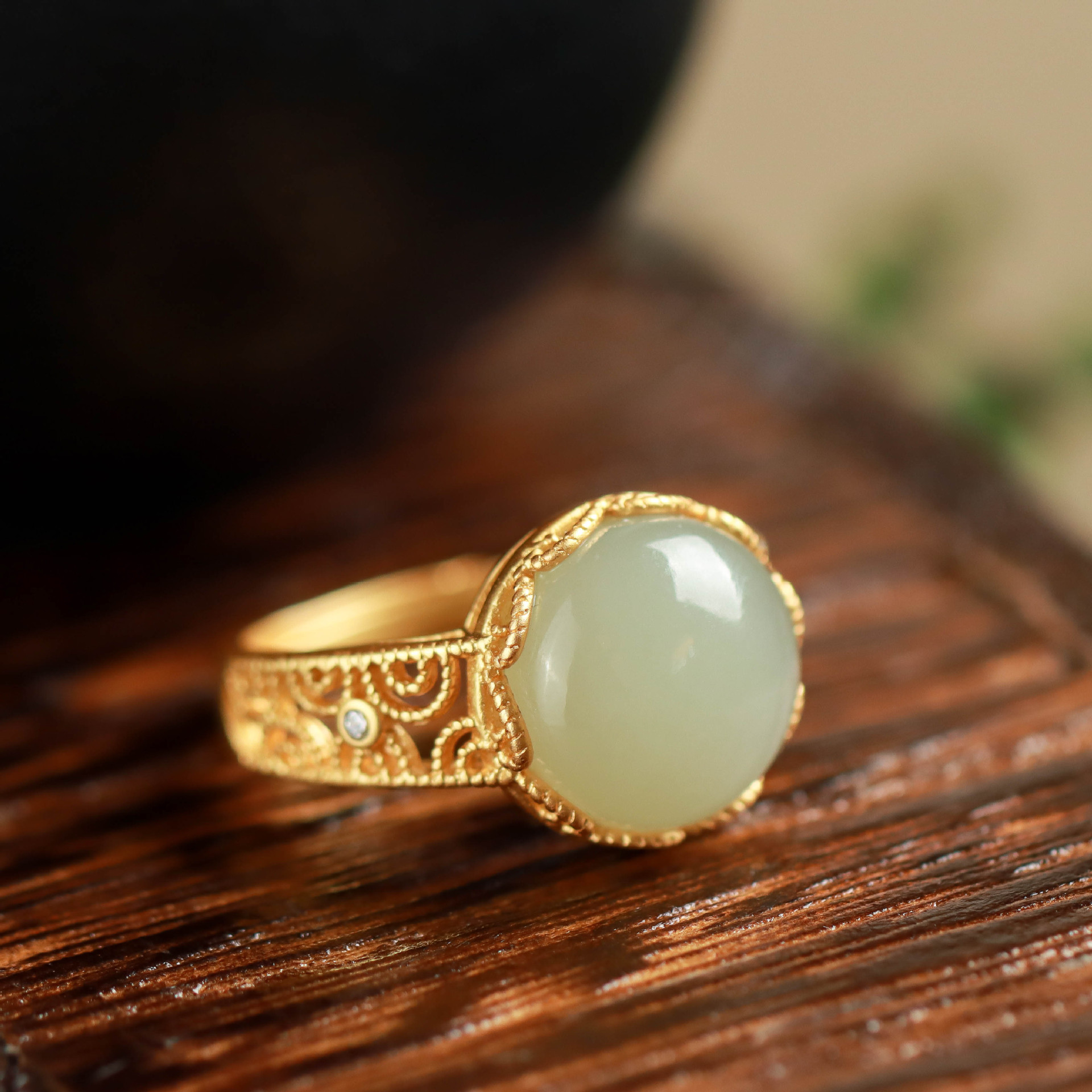 蔓时光s925银镀金圆面麻花边和田玉青玉戒指古典时尚简约气质女款