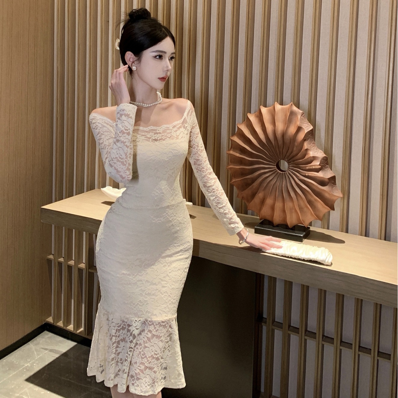 实拍现货2023新款气质名媛一字肩蕾丝鱼尾裙性感修身包臀连衣裙女-阿