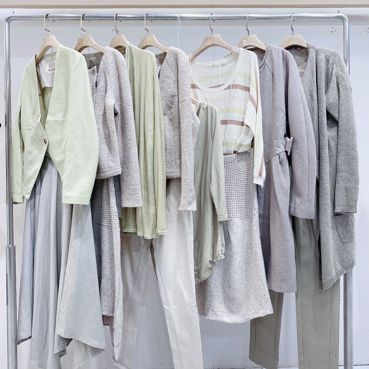 看货【长按复制】→(17728195520)【品牌名称】:爵克女装(更多品牌