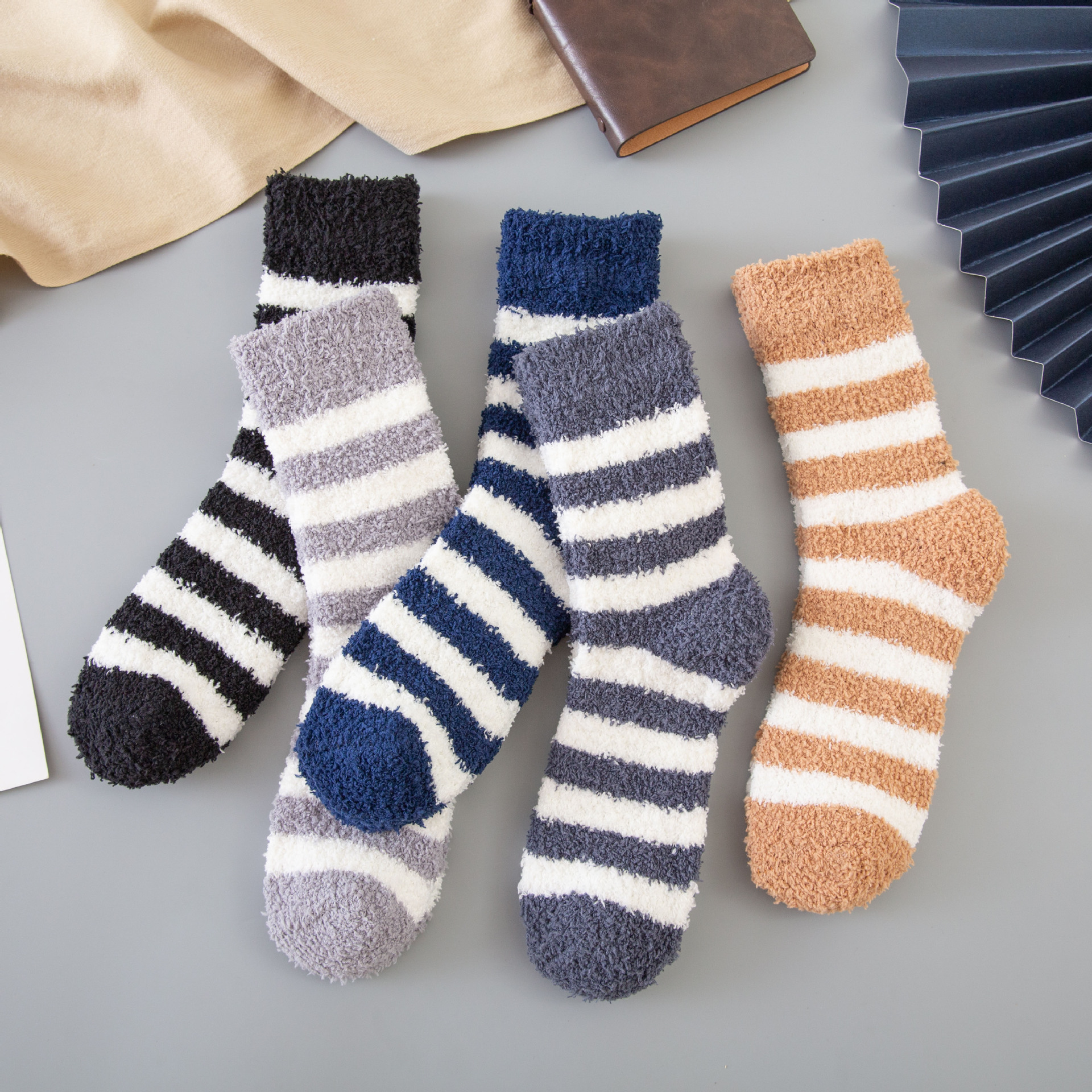 Coral Fleece Socks Men‘s Striped Half Velvet Mid-Calf Length Men‘s Socks Lint-Free Thickened Warm Floor Socks Home Socks Sock