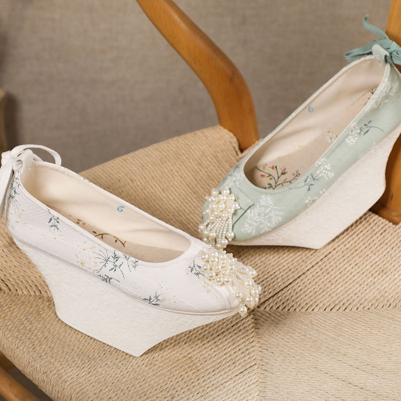 古装宫廷花盆女鞋延禧攻略如懿传福晋元宝底格格绣花布鞋清朝鞋子