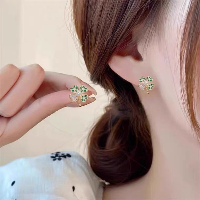 Pearl Lucky Flower Silver Stud Earrings Women's Exquisite Petite Earrings Light Luxury High-End Sense New Earrings