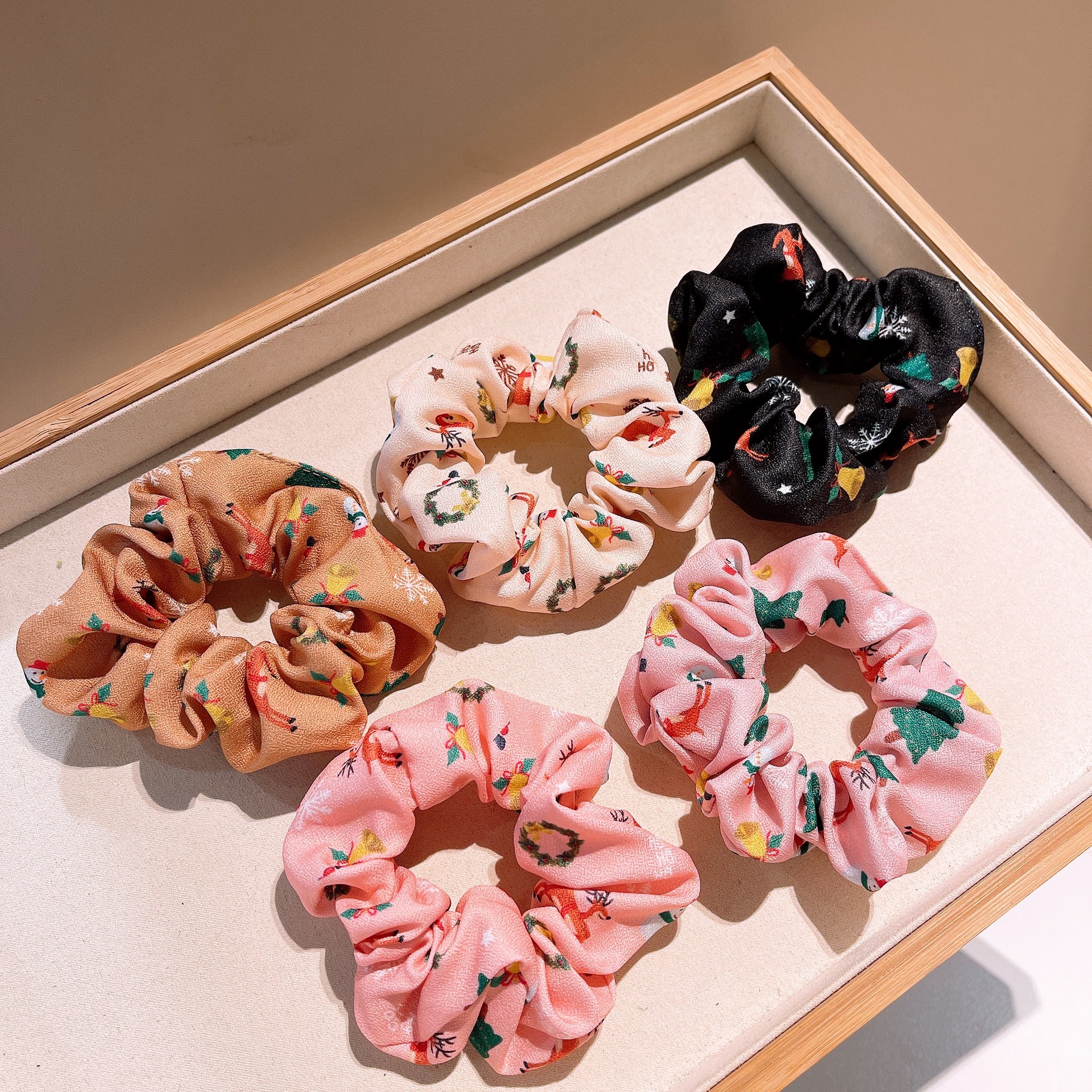 复古毛绒大肠发圈女秋冬新款毛毛褶皱头绳韩国气质款扎头毛巾发绳