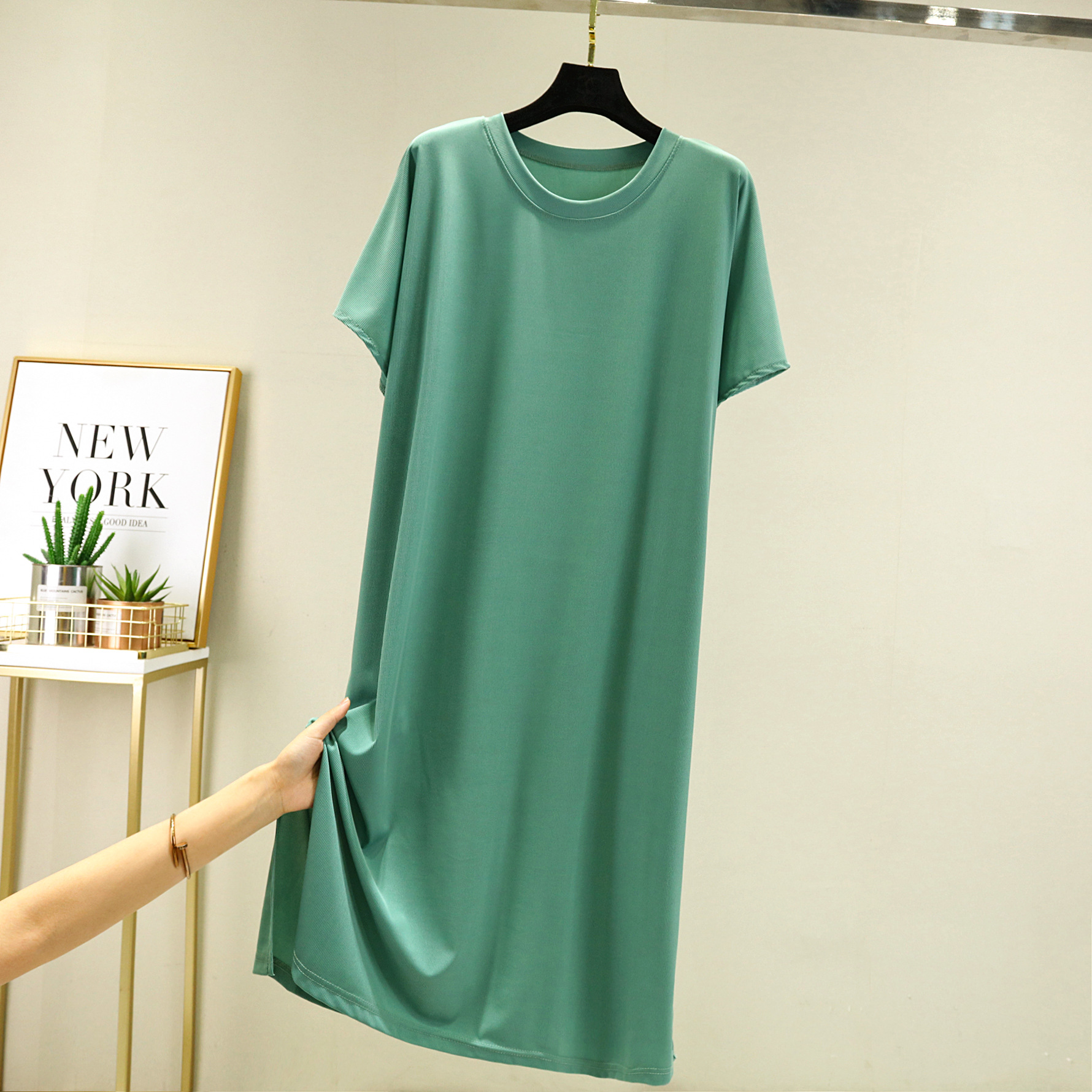 夏季新款冰丝螺纹圆领短袖连衣裙韩版宽松大码开叉长裙纯色家居裙