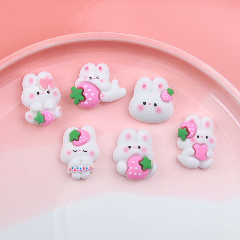 厂家批发草莓兔子diy奶油胶树脂饰品配件手机壳洞洞鞋发夹配饰贴