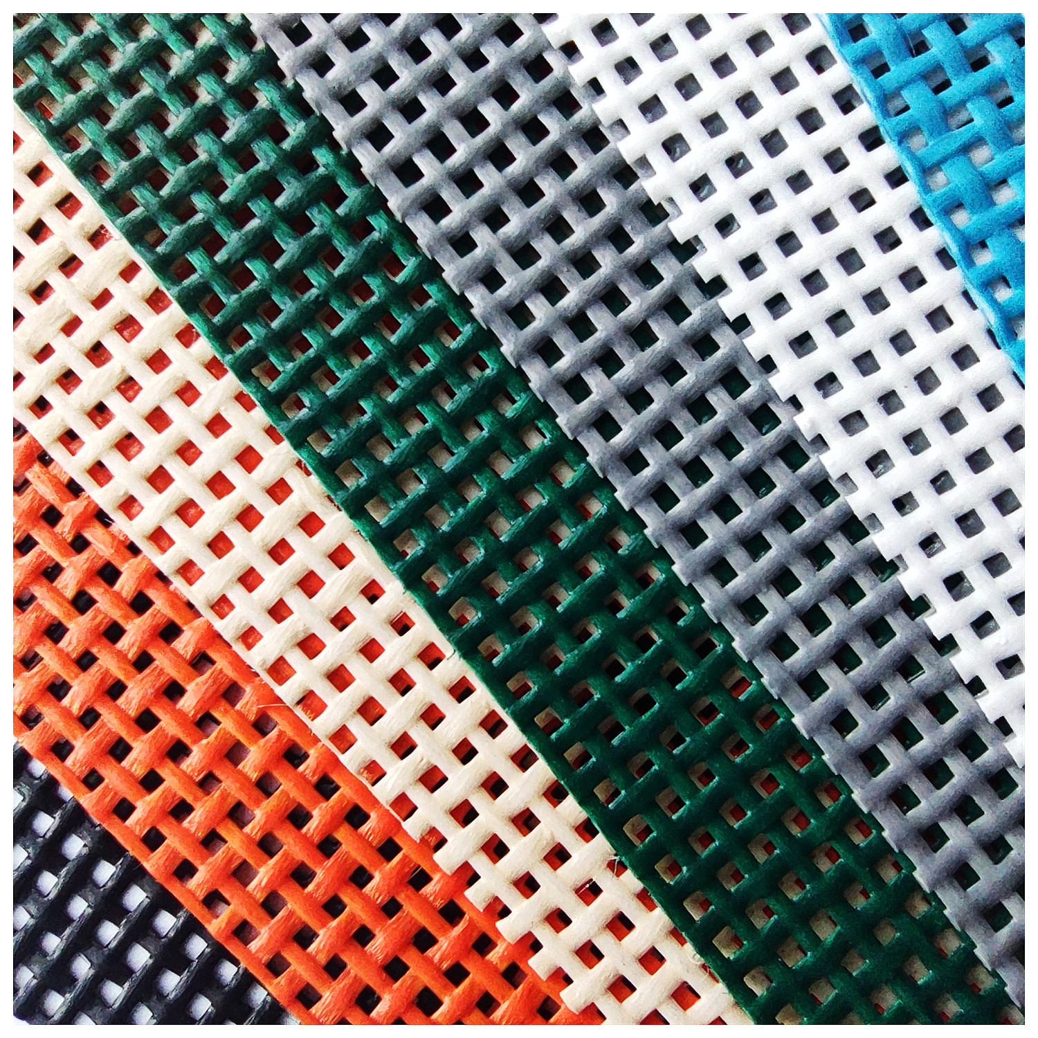 厂家供应方格机织涂层网格布彩色网布pvc孔眼面料用于工具袋防护