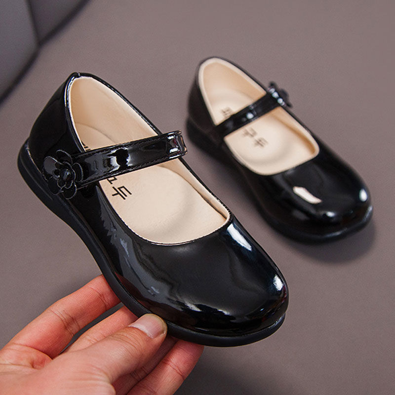 女童皮鞋2022春秋季新款女童黑色小皮鞋女孩软底表演英伦风公主鞋