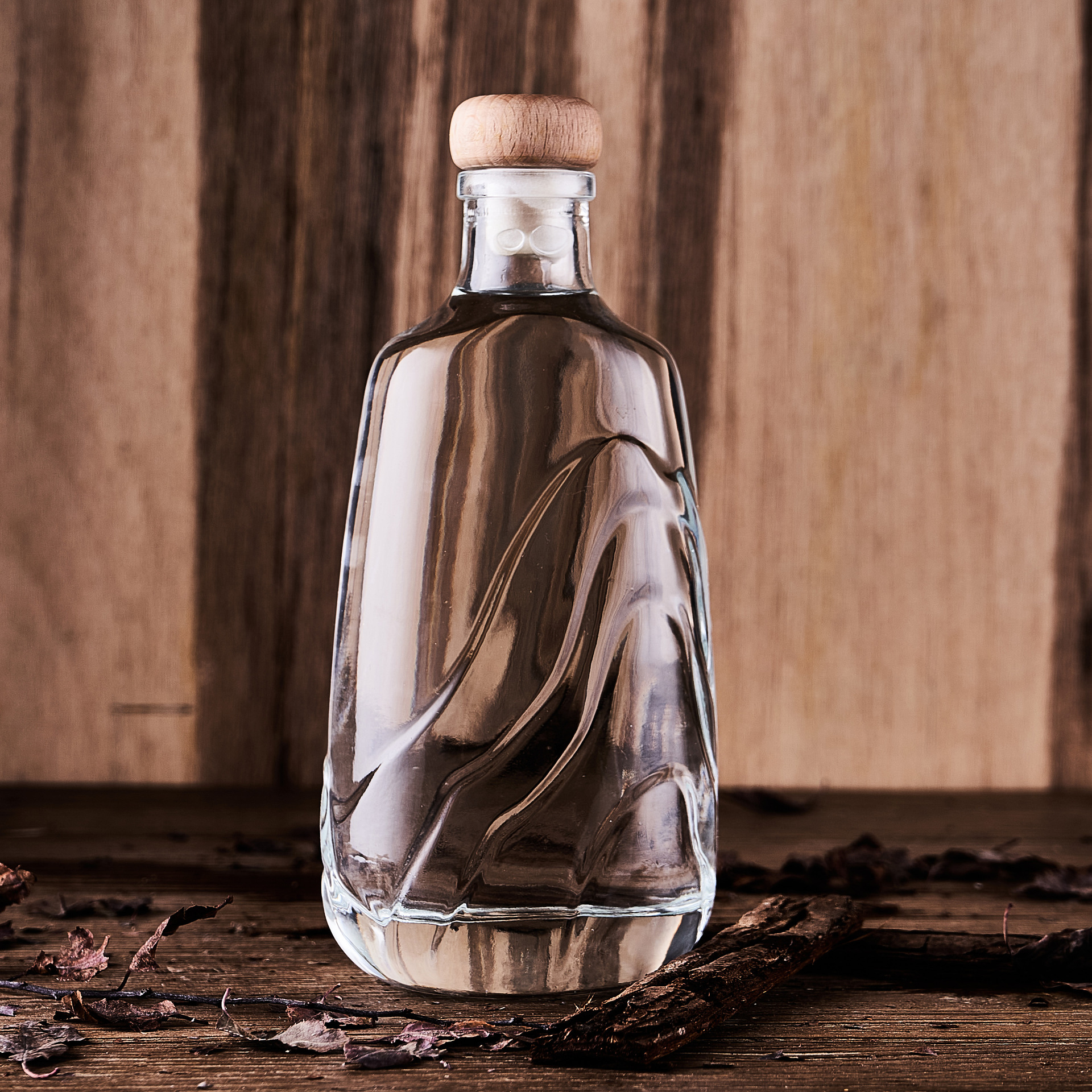 500ml玻璃酒瓶伏特加酒瓶威士忌酒瓶朗姆酒玻璃瓶优质雕刻空酒瓶