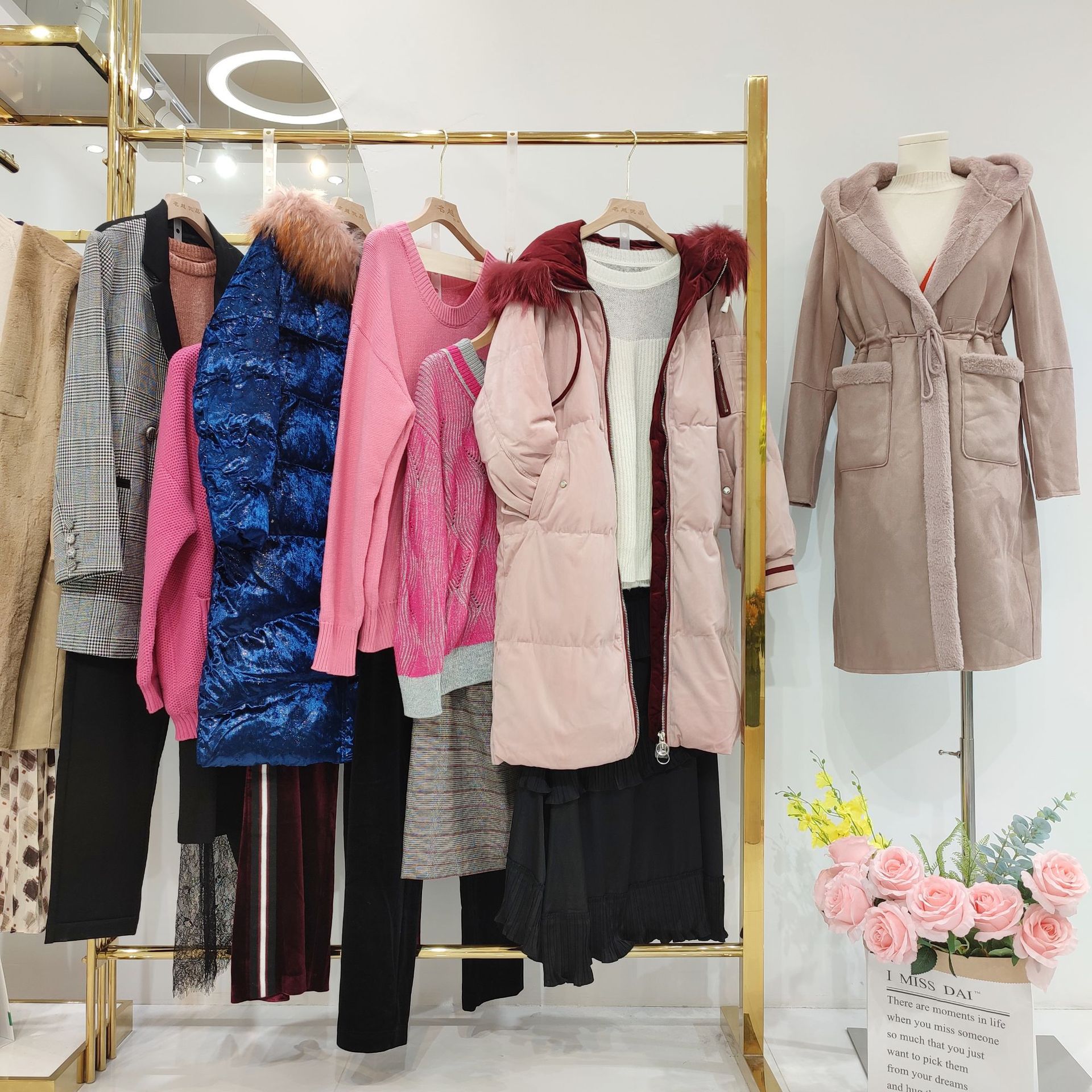 mj冬装尾货女装走份 剪标品牌折扣女装批发 义乌楠涛服饰超级工厂