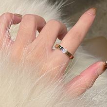 银色单钻锆石钛钢戒指女小众设计素圈戒指女轻奢高级感尾戒食之军