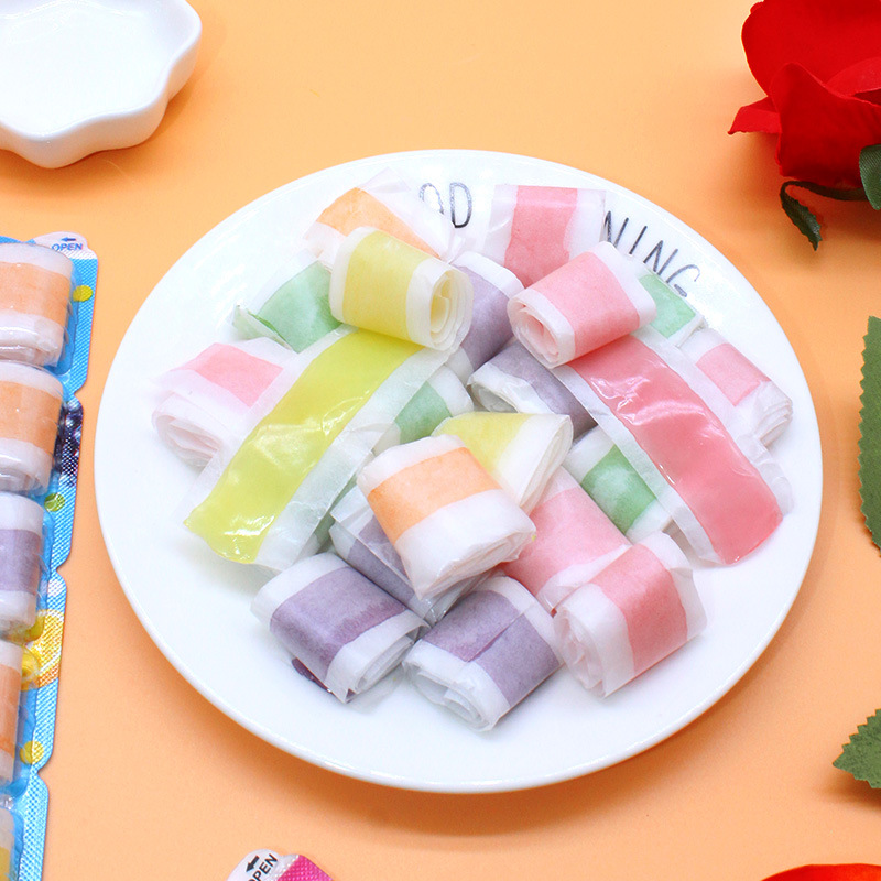 网红零食25克果汁卷软糖批发水蜜桃卷卷糖多口味儿童糖果串串零食
