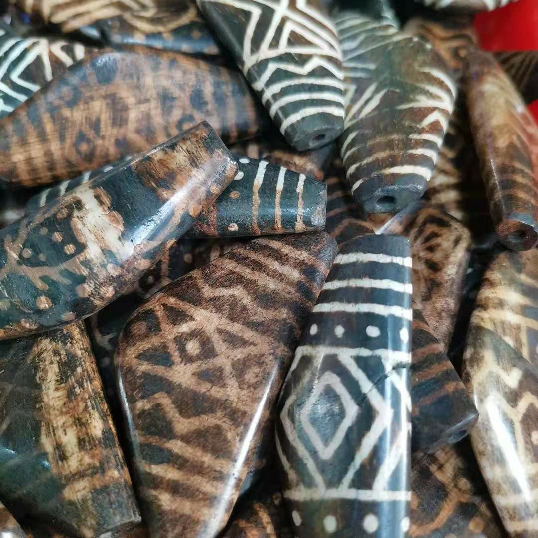 直播热销天原老邦提克木化石地珠牛角弓形珠多图腾批发可以定货a