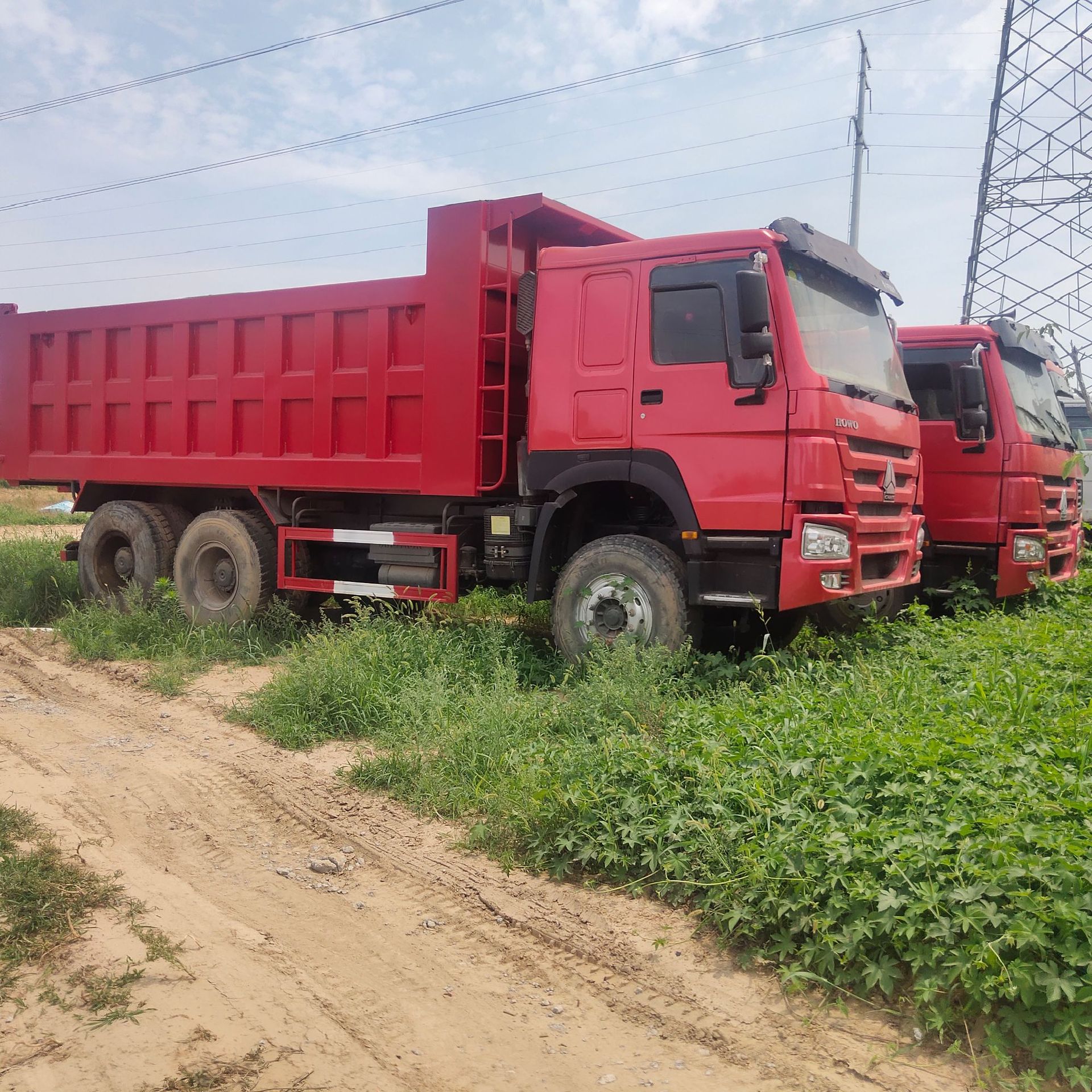二手出口豪沃中型翻斗车 前四后八翻斗车 7.6米德龙翻斗自卸车