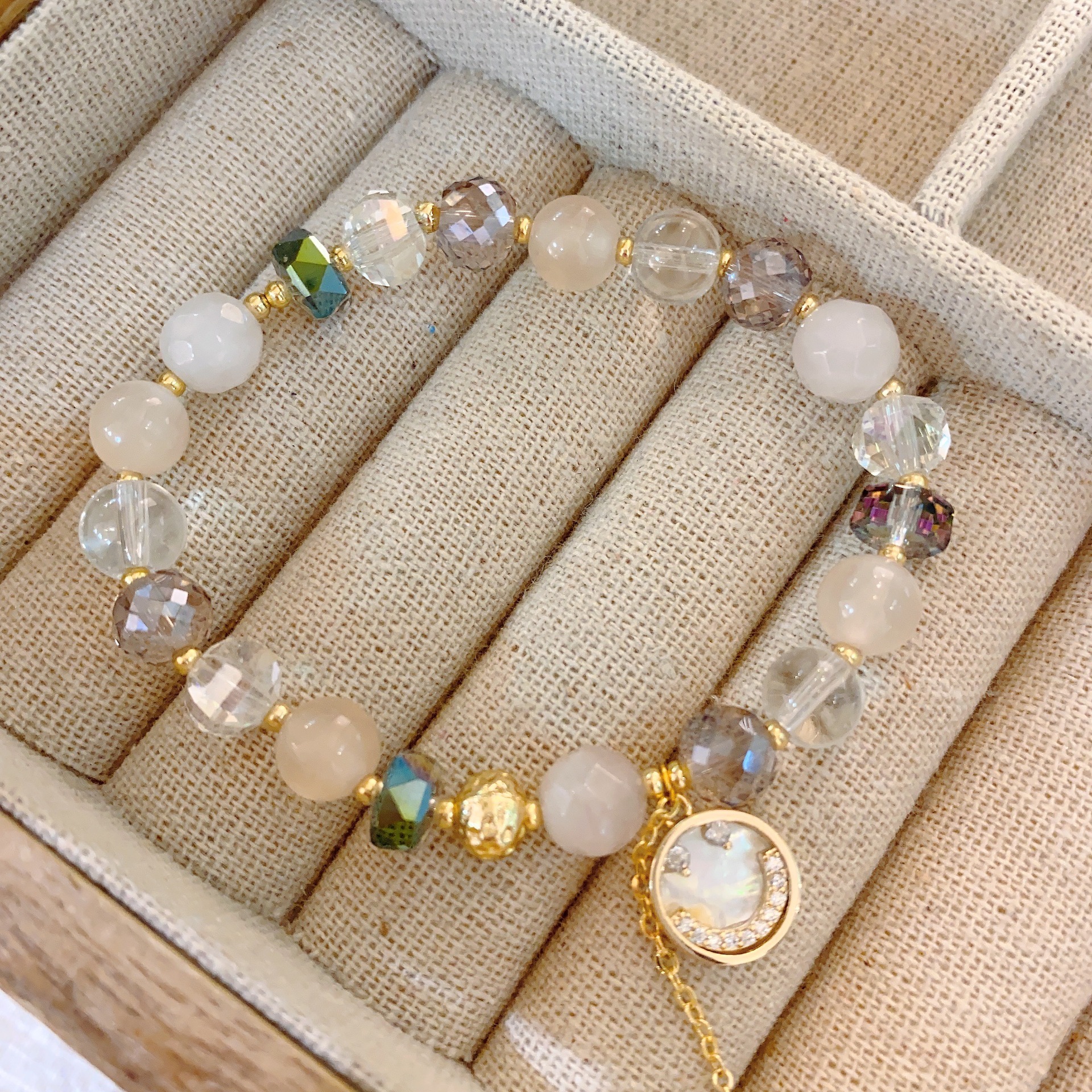 贝壳珍珠猫眼石手链女纯银轻奢小众女生月光石水晶手串情人节礼物