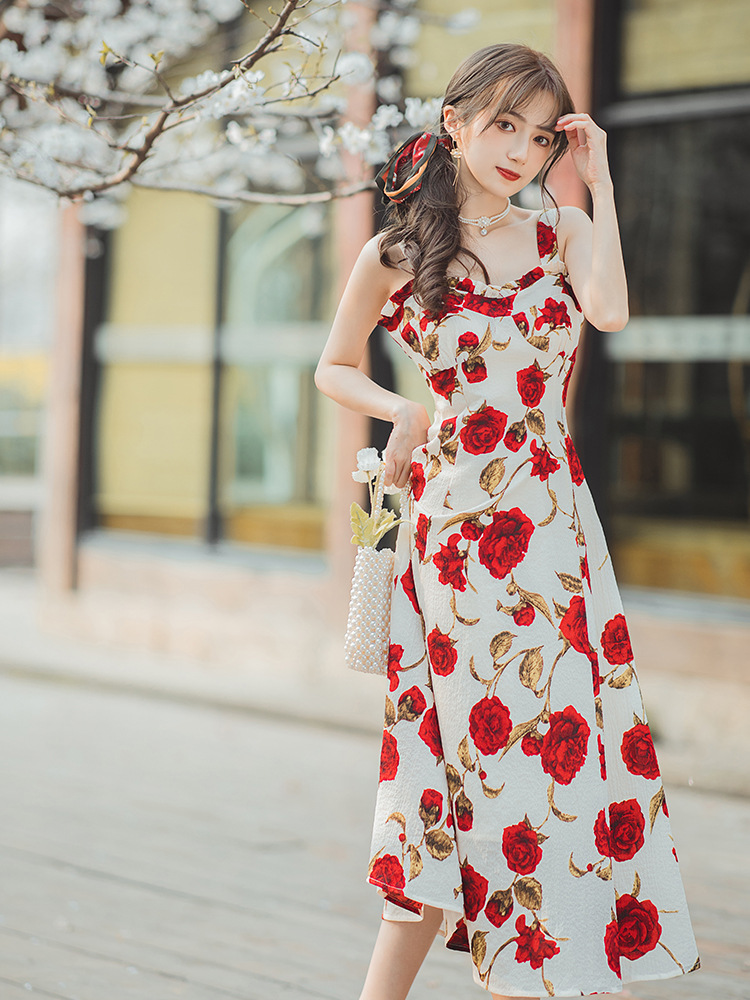 柔情港风 红玫瑰大花朵吊带连衣裙女春夏季新款高腰显瘦内搭裙子