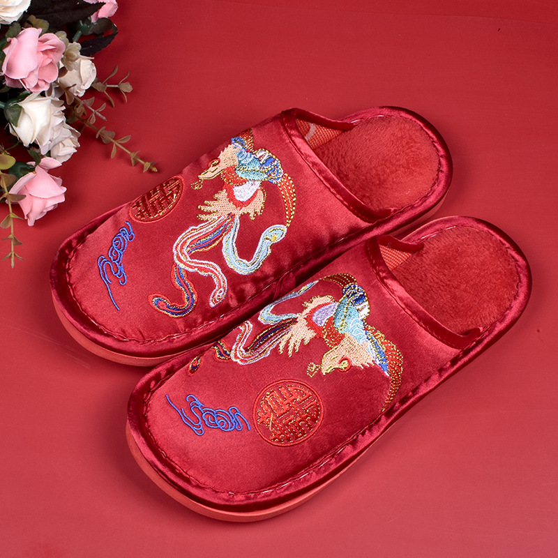 Spot Goods Dragon and Phoenix Slippers Wedding Couple Pack Supplies Autumn and Winter Wedding Dowry Red Happy Marriage Bridal Slippers Manufacturer