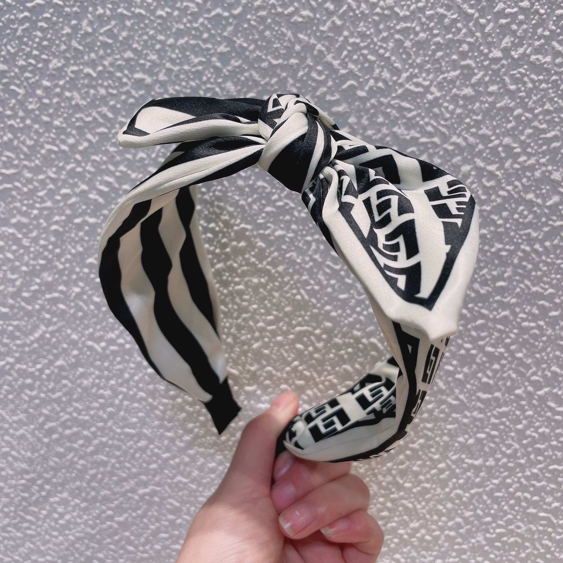 千鸟格发箍女秋冬款法式复古宽边头箍韩国外出发带蝴蝶结发卡头饰