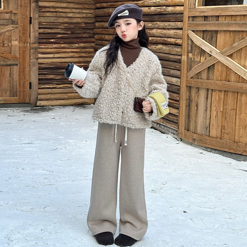 女童秋冬套装洋气小女孩加厚毛毛衣百搭打底衫时髦潮牛仔裤三件套