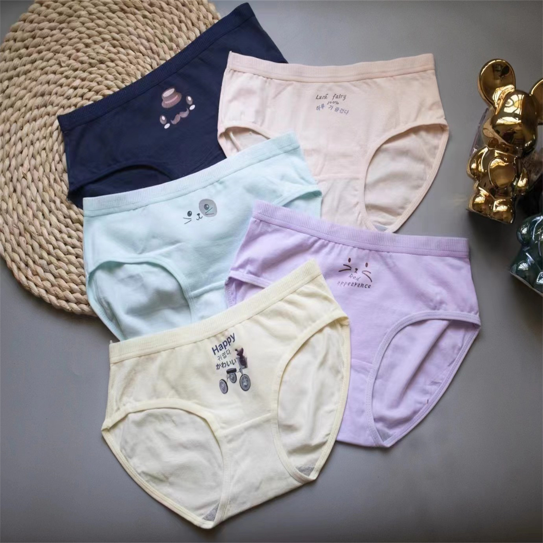 外贸整单时尚可爱卡通纯色女士内裤舒适三角裤出口日韩东南亚越南