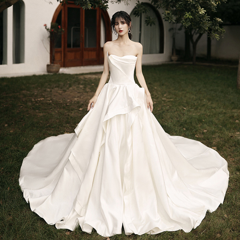 抹胸缎面主婚纱2022新款轻奢宫廷风高级感简约礼服小众设计婚纱