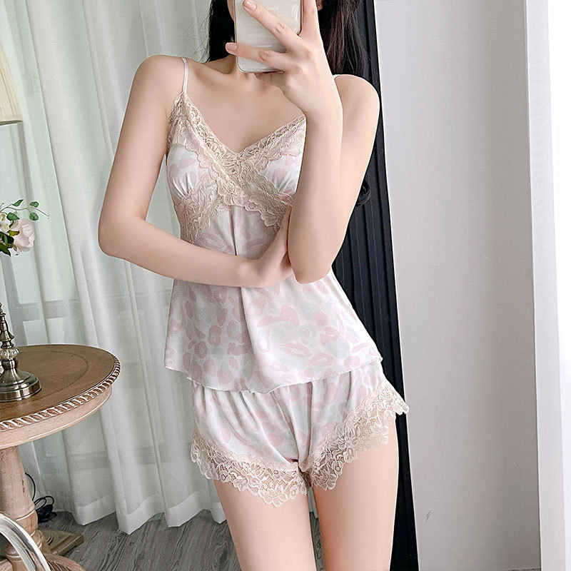 睡裙女夏季v领性感吊带女士冰丝睡衣蕾丝纯欲短裙法式丝绸家居服
