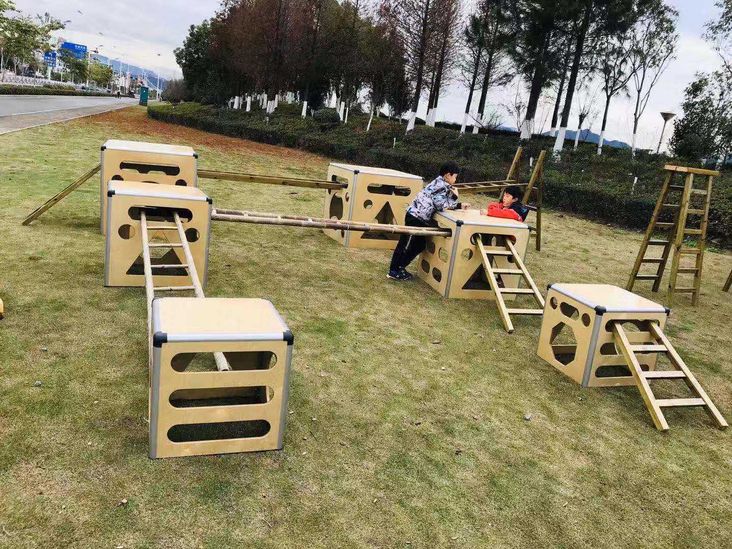 幼儿园户外木质人字梯感统训练器材平衡教具安吉游戏组合套装16件