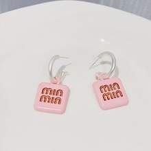 简约几何粉色喷漆四方字母吊坠银针耳圈耳环 韩版个性时尚fashion