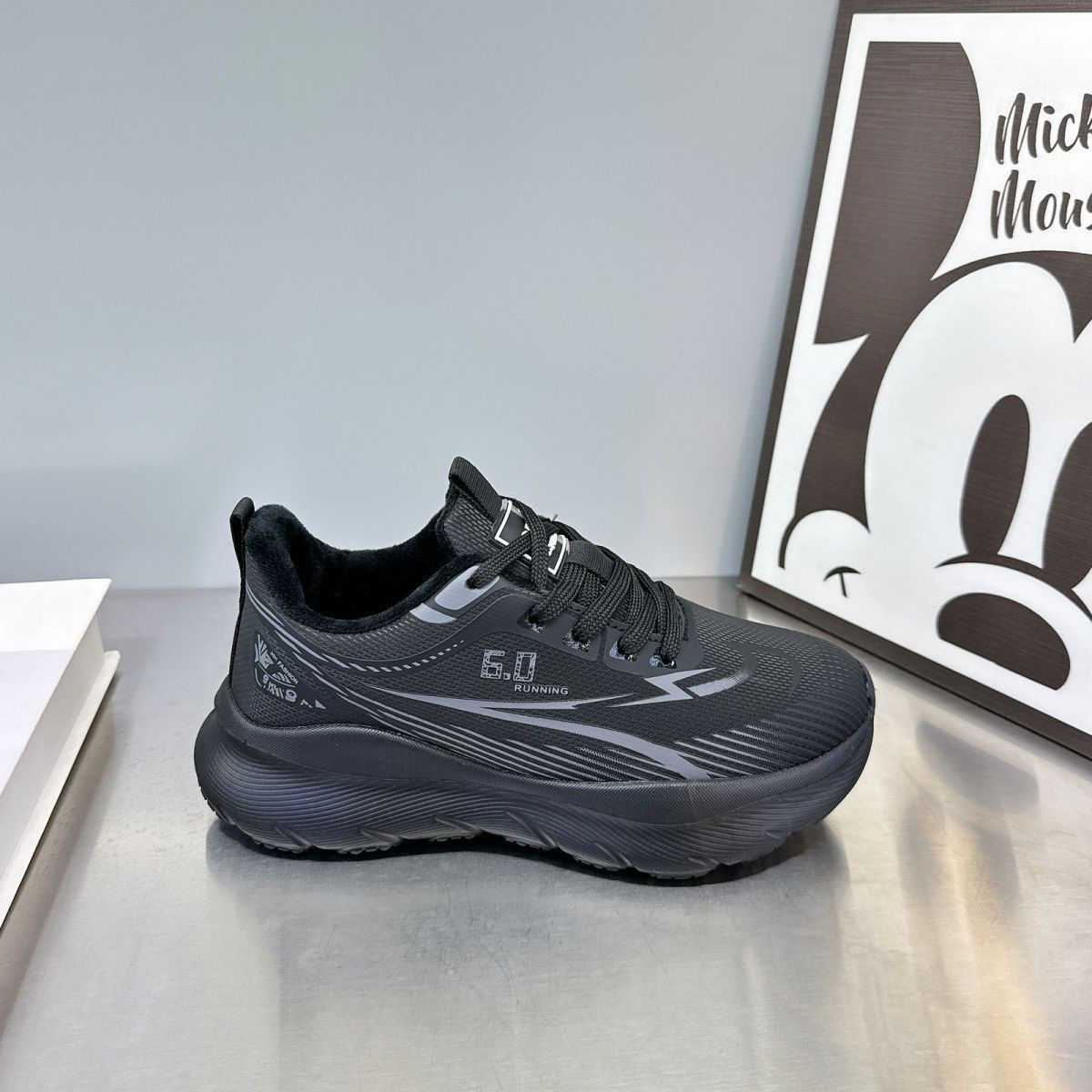 男女冬季加绒跑步运动鞋皮面防滑防水轻便软底保暖黑色学生鞋