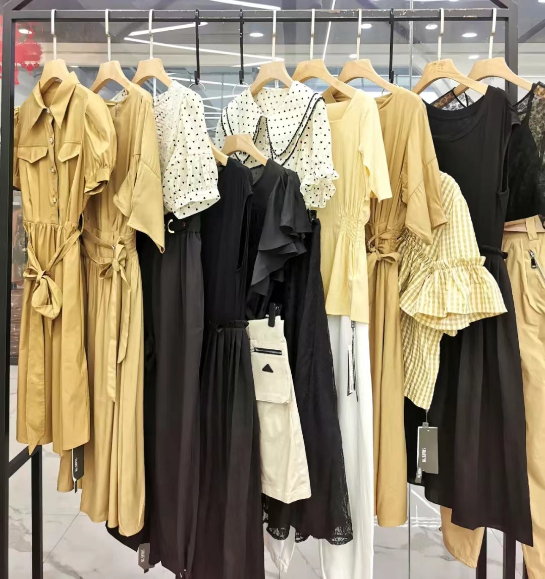 慕拉女装尾货批发乐町专柜品牌衣服剪标正品直播货源杂款库存清仓