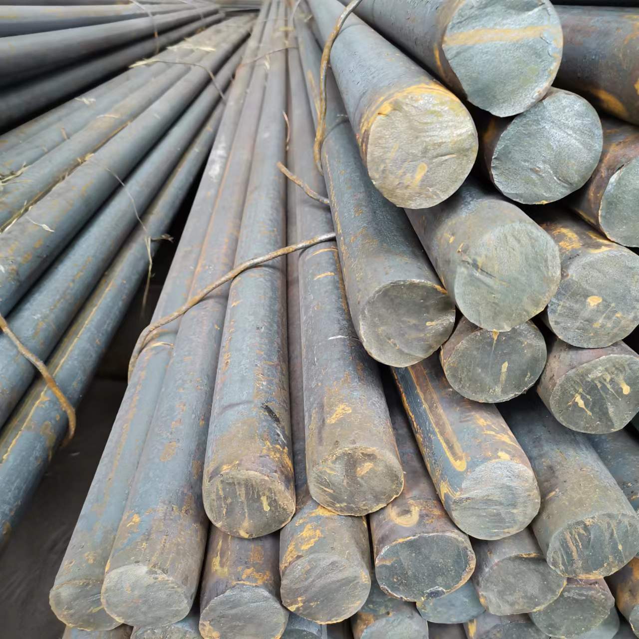 圆钢昆钢螺纹钢圆棒不锈钢螺纹钢棒热镀锌普圆切割圆铁热镀锌圆钢