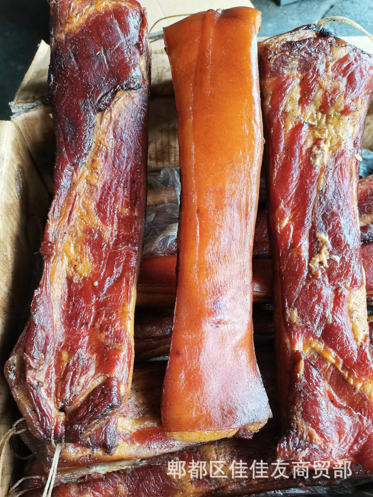 四川特色农家烟熏腊肉五花肉二刀肉 猪头肉跑江湖地摊货源批发