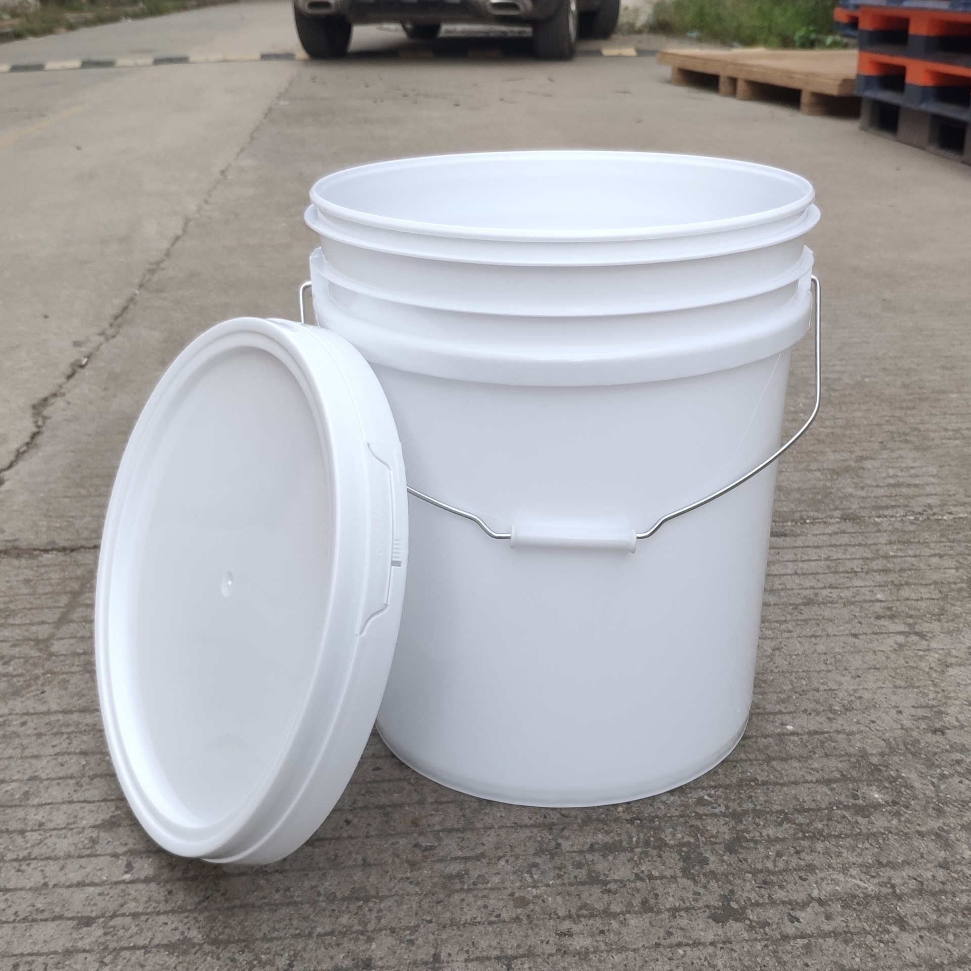 东莞厂家 25l塑料桶 提铁手 25升化工油漆涂料桶工业包装圆形水桶
