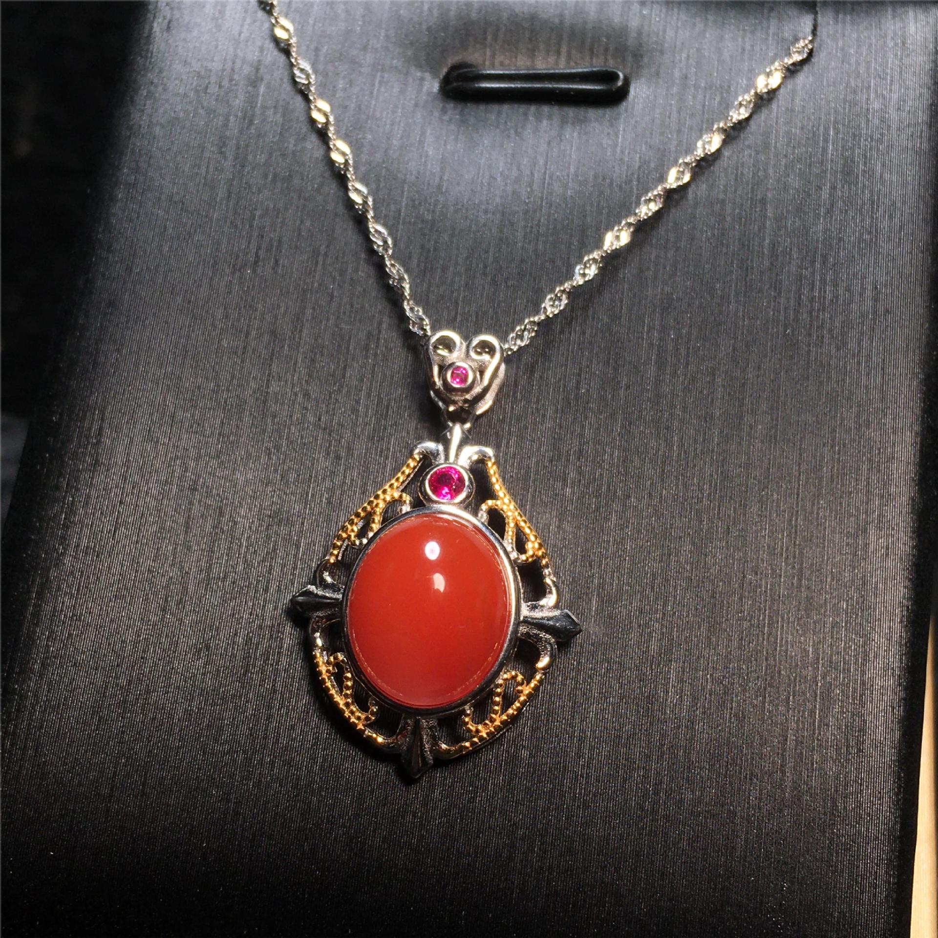 精品川料南红樱桃红新款吊坠红润无杂裂s925银镶嵌个性男友风项坠