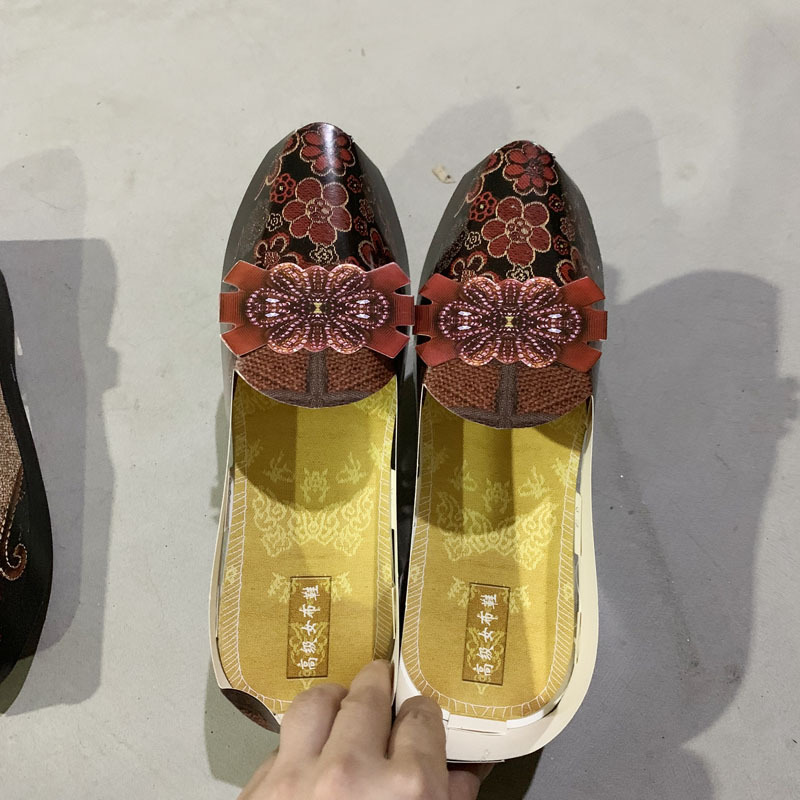 女士纸皮鞋布鞋仿真死人纸鞋子烧纸祭祀上坟清明扫墓上坟纸币银票