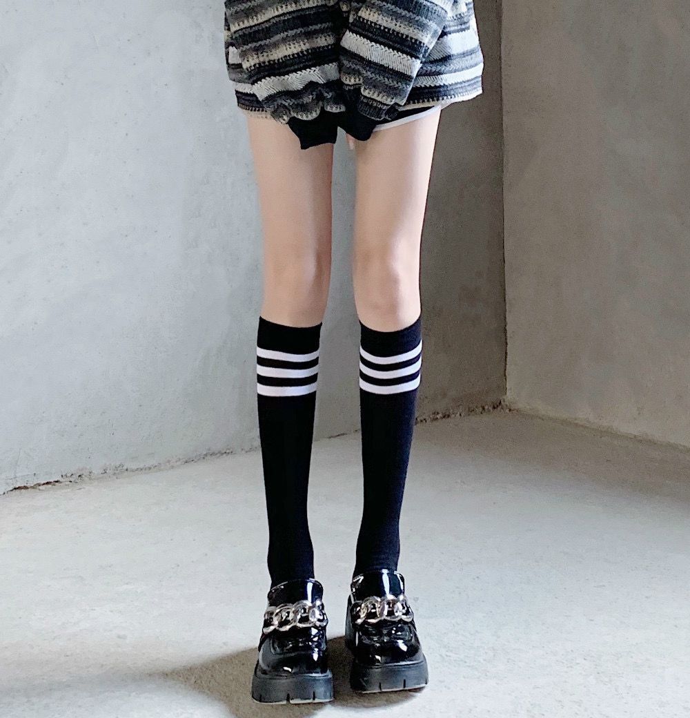 中筒袜日系学院风中厚黑白条纹长筒袜三条杠过膝高筒袜学生袜厂家