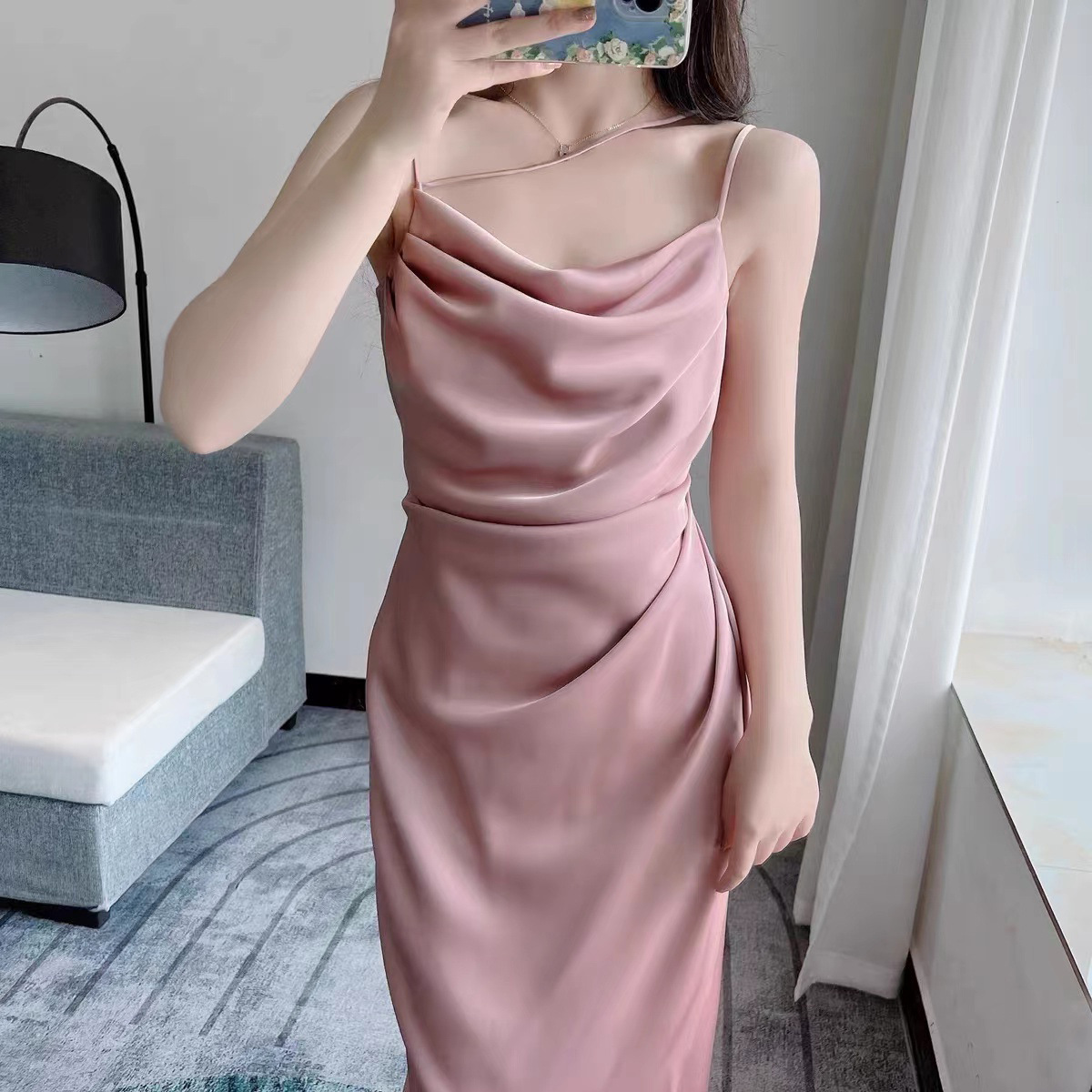 欲风辣妹高级感绸缎面丝滑性感开叉吊带连衣裙法式礼服长裙超仙