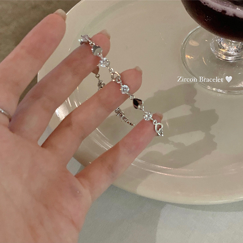 sweet cool loving heart zircon bracelet girl ins simple special-interest design student hollow heart-shaped bracelet all-match gift