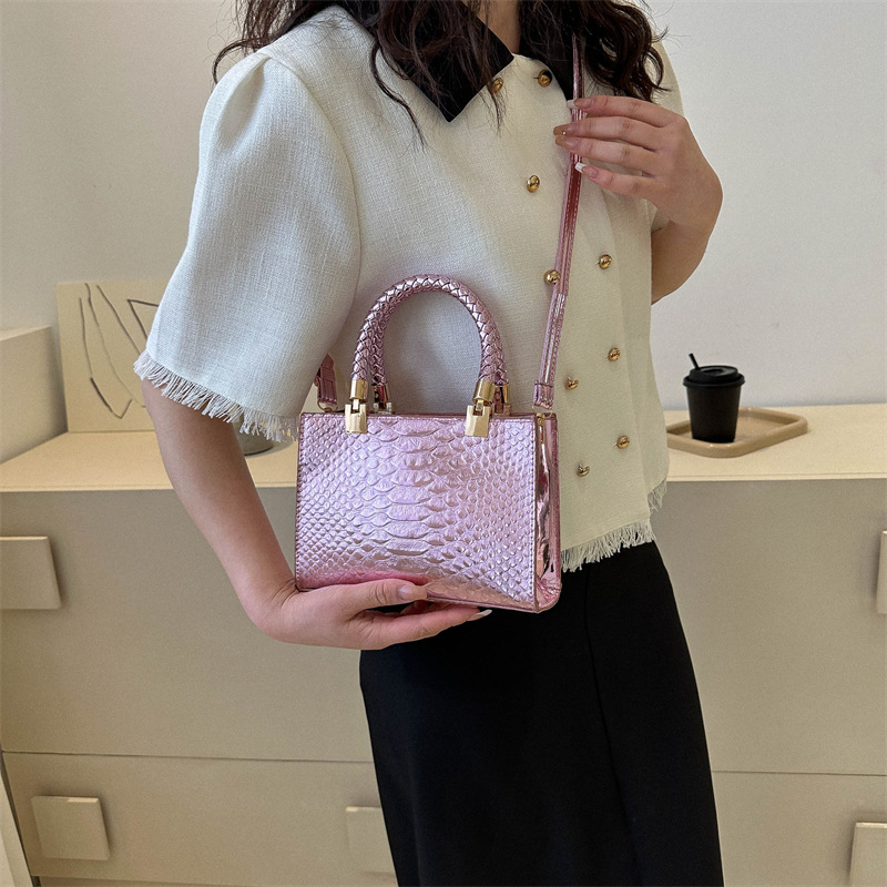 Foreign Trade Wholesale Stylish Good Texture Shiny Bag Female 2023 Popular Alligator Print Handbag Casual Shoulder Messenger Bag