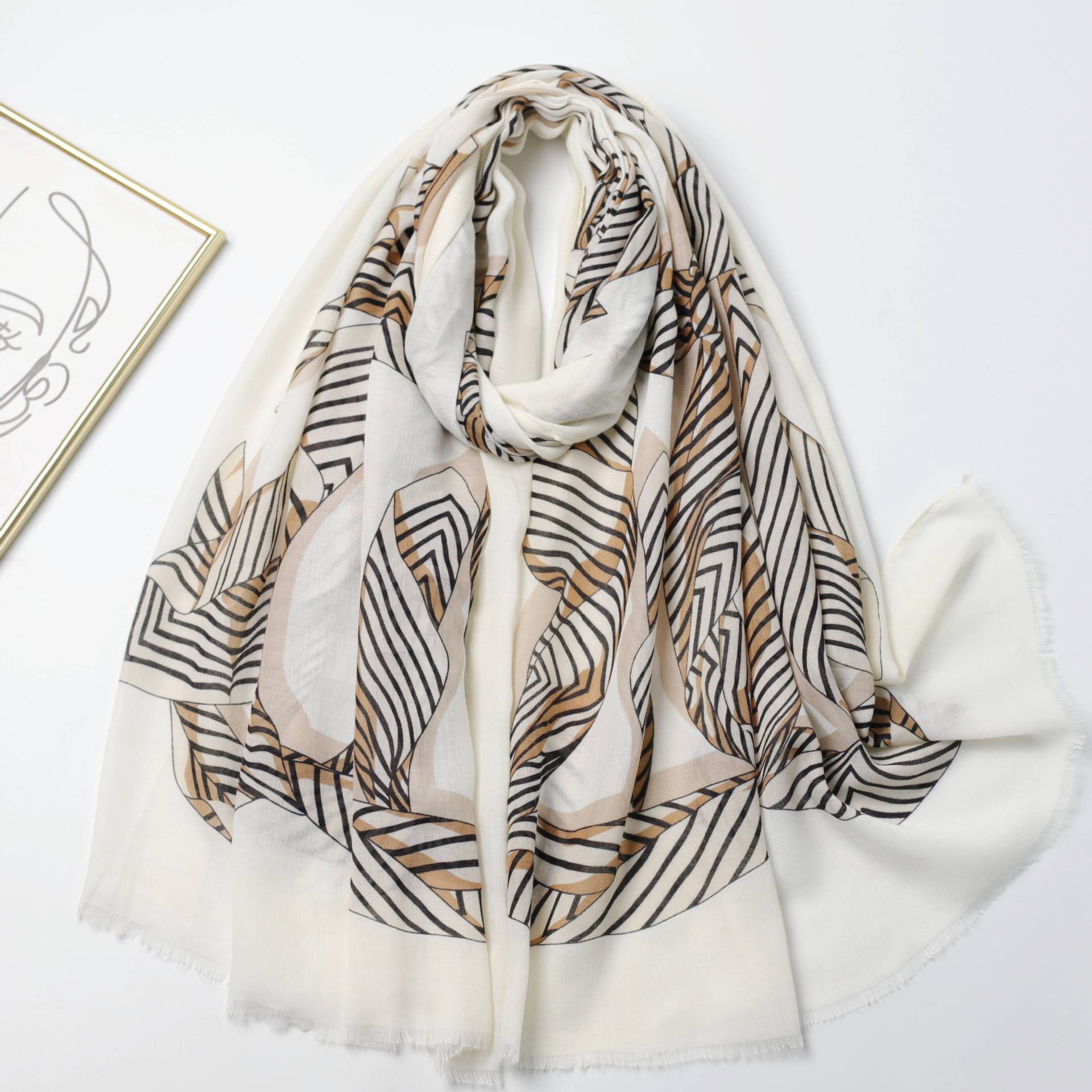 厂销外贸跨境直播简约丝巾缎纹印花长巾旅游度假防晒保暖披肩薄