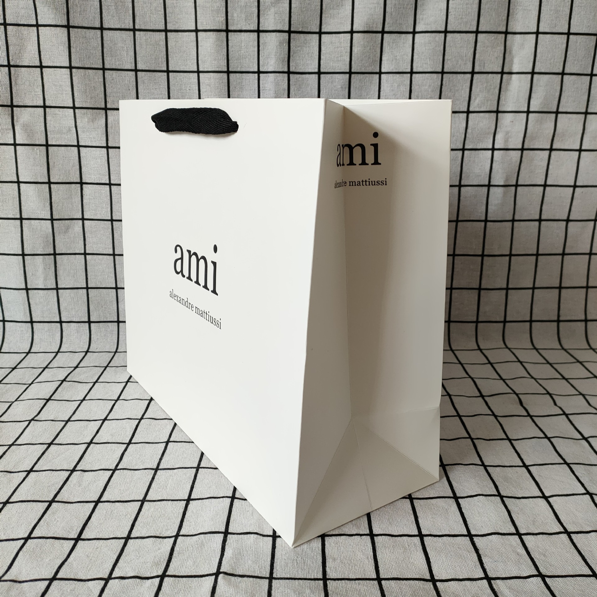 厚白卡ami新款服装纸袋手提袋 购物袋 礼品袋简单大气包装袋