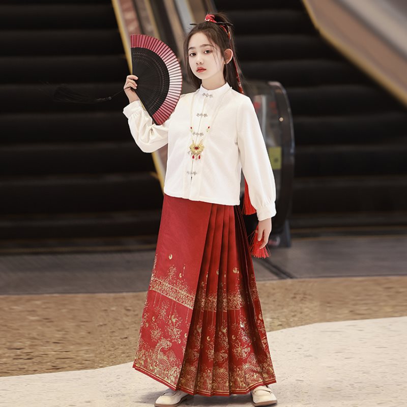 女童马面裙套装2024新款春季国风过年龙年拜年服儿童春秋汉服古装